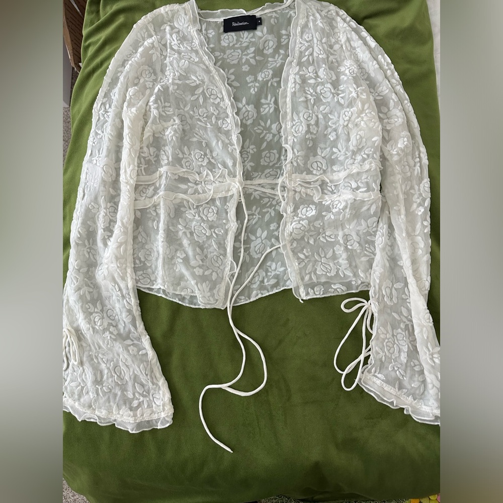 Réalisation Floral White Cardigan